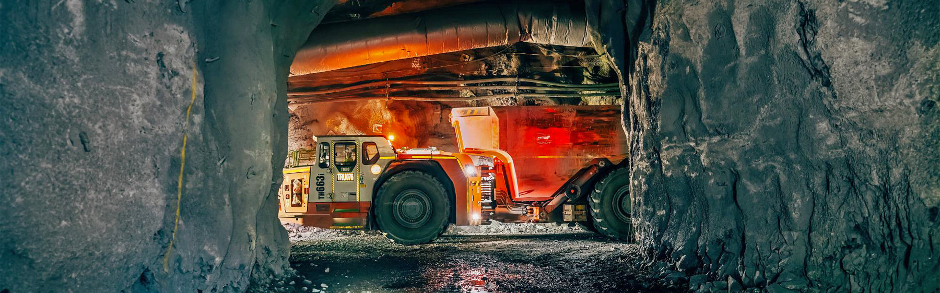 Redpath provides decline and lateral development services, utilising drill-and-blast techniques. With our modern fleet of jumbos, loaders, and supporting equipment, we achieve development rates exceeding 1,400m per month.